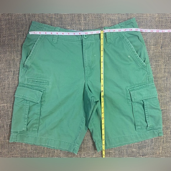 Roebuck & Co Green Denim Cargo Shorts, Size 36, 7 Pockets, Belt Loops - Picture 4 of 9
